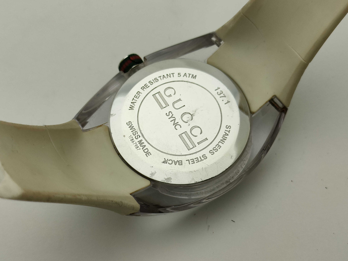 GUCCI 137.1 Men's Watch