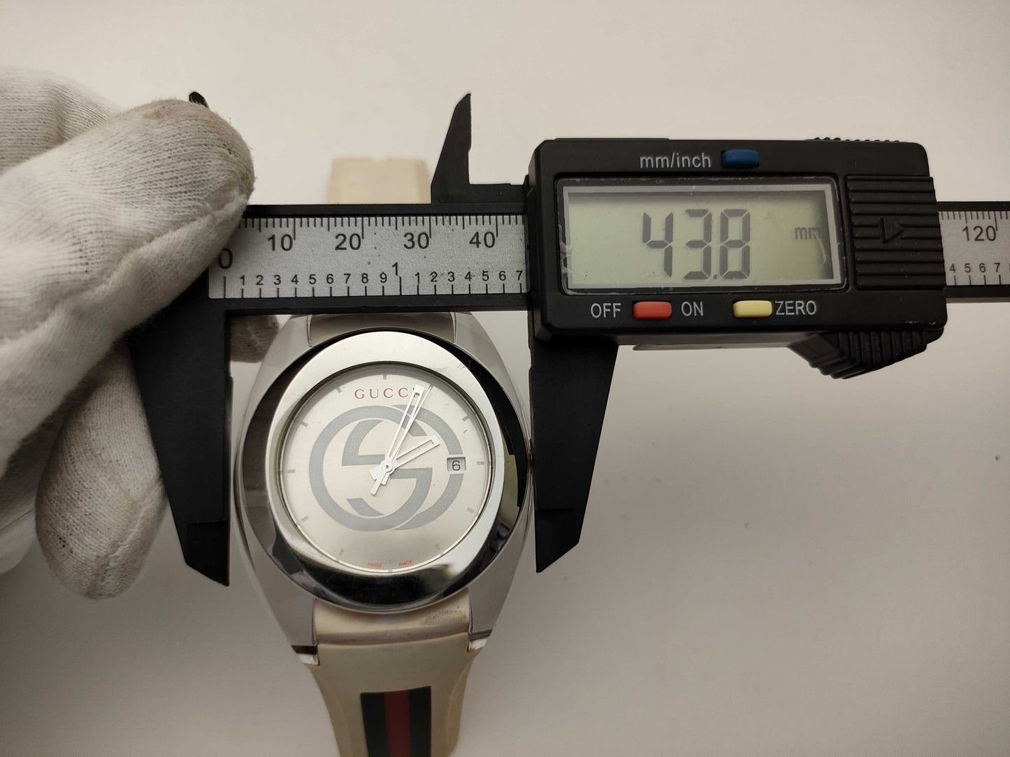 GUCCI 137.1 Men's Watch