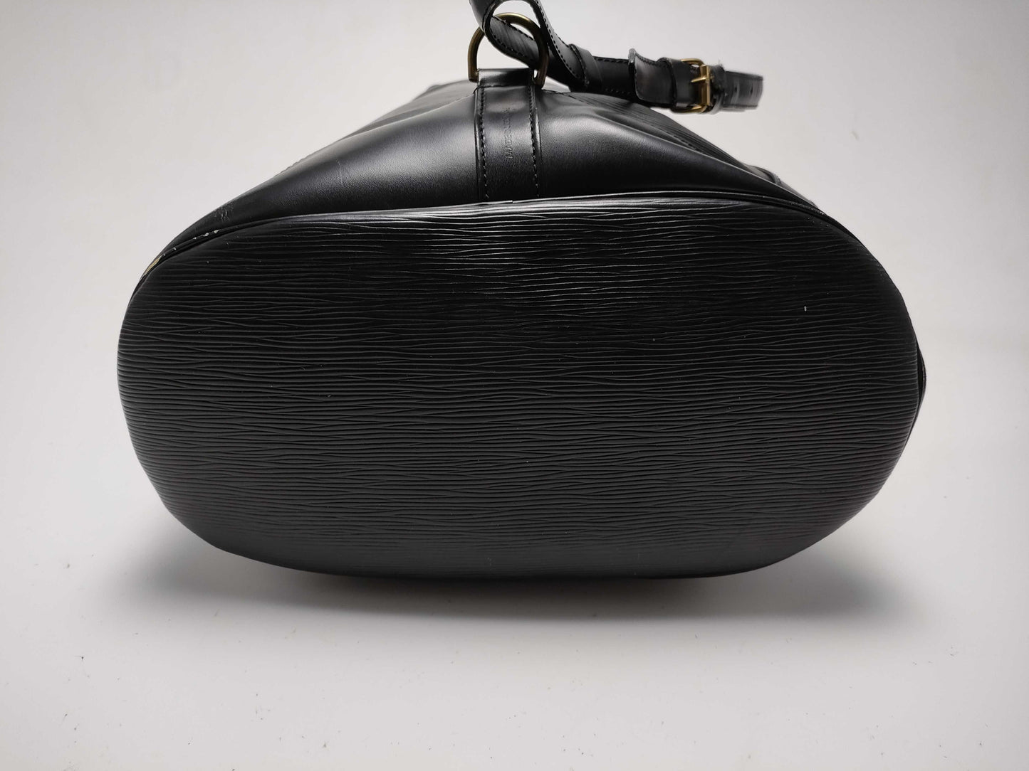 LOUIS VUITTON Epi Randonne GM Noir Shoulder Bag