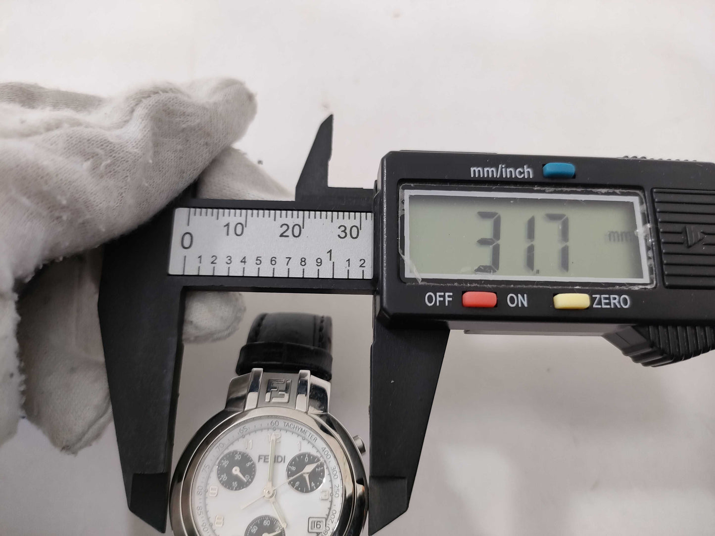 FENDI 4500L Women's Watch