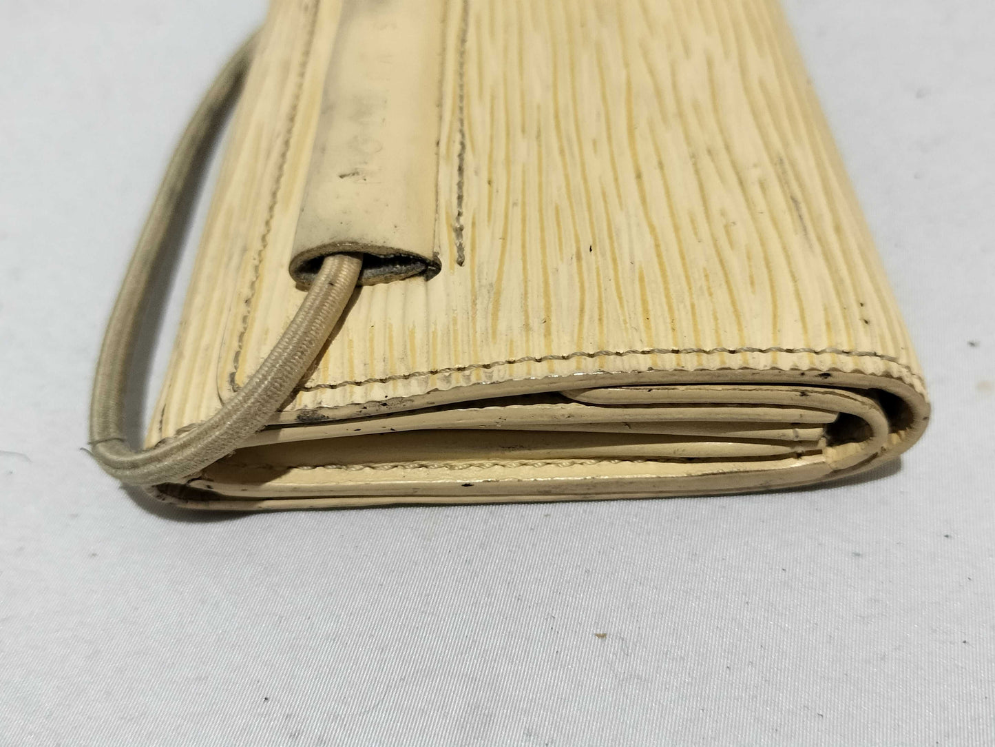 LOUIS VUITTON Epi Compact Wallet