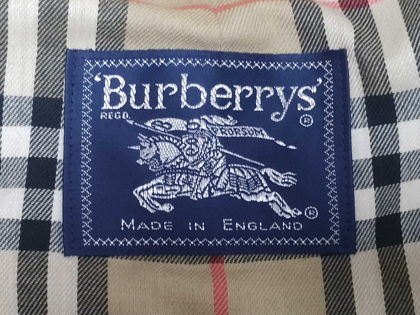 BURBERRY trench coat with Nova check interior and belt included