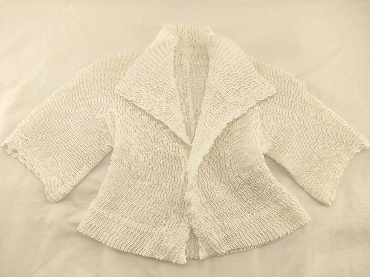 ISSEY MIYAKE Pleated Cardigan White Cardigan