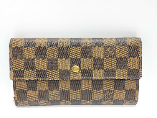 LOUIS VUITTON Damier Portefeuille International Wallet