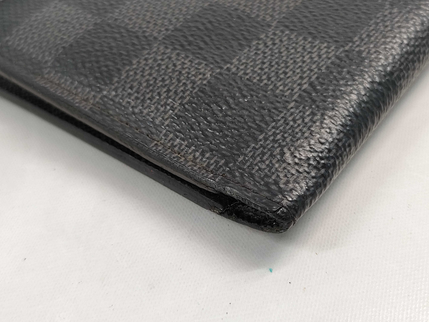LOUIS VUITTON Damier Graphite Compact Wallet