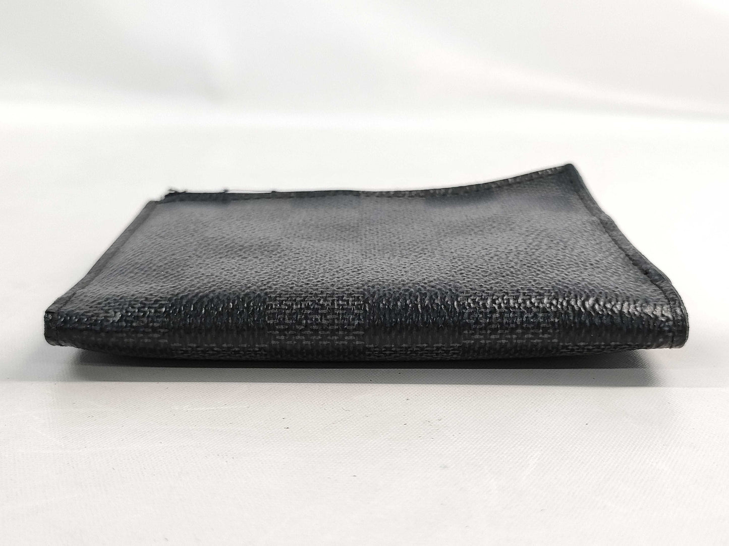 LOUIS VUITTON Damier Graphite Compact Wallet