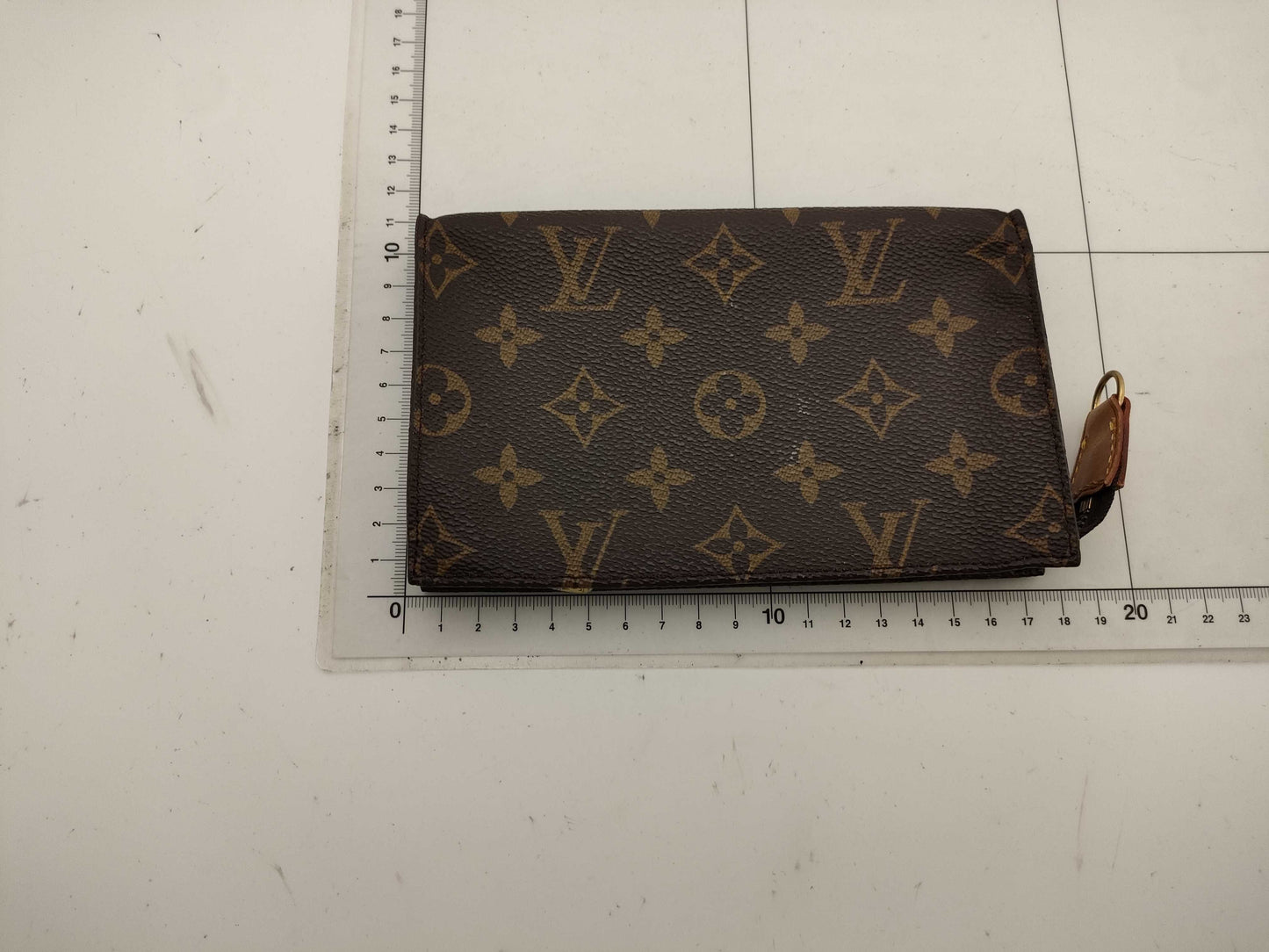 LOUIS VUITTON Monogram Bucket Pouch Pouch