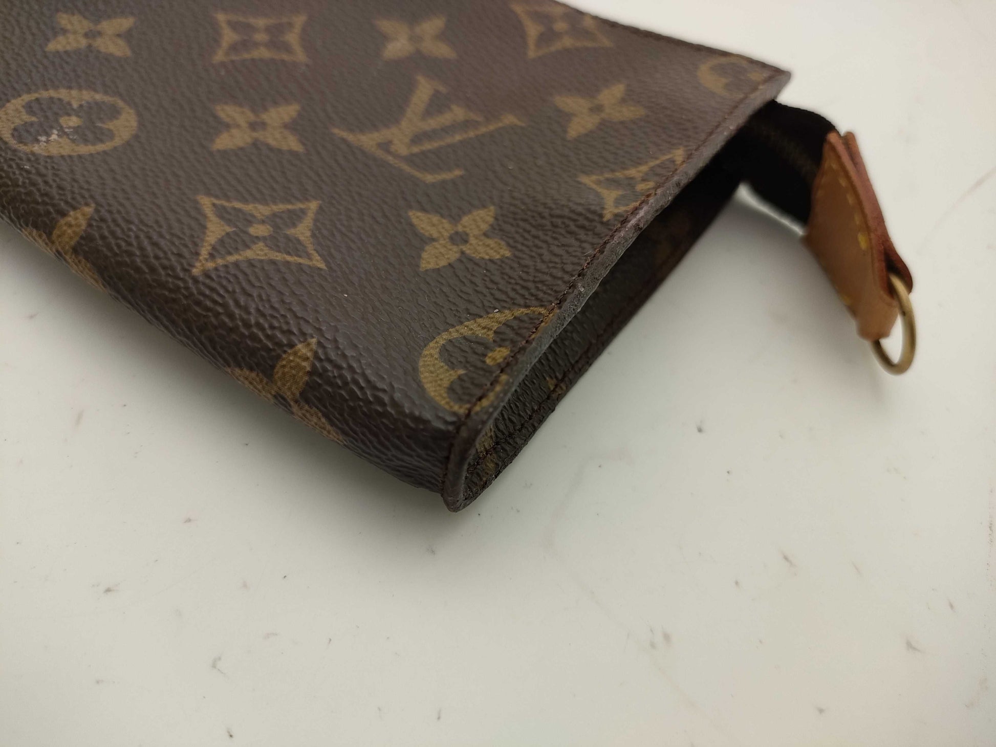 LOUIS VUITTON Monogram Bucket Pouch Pouch