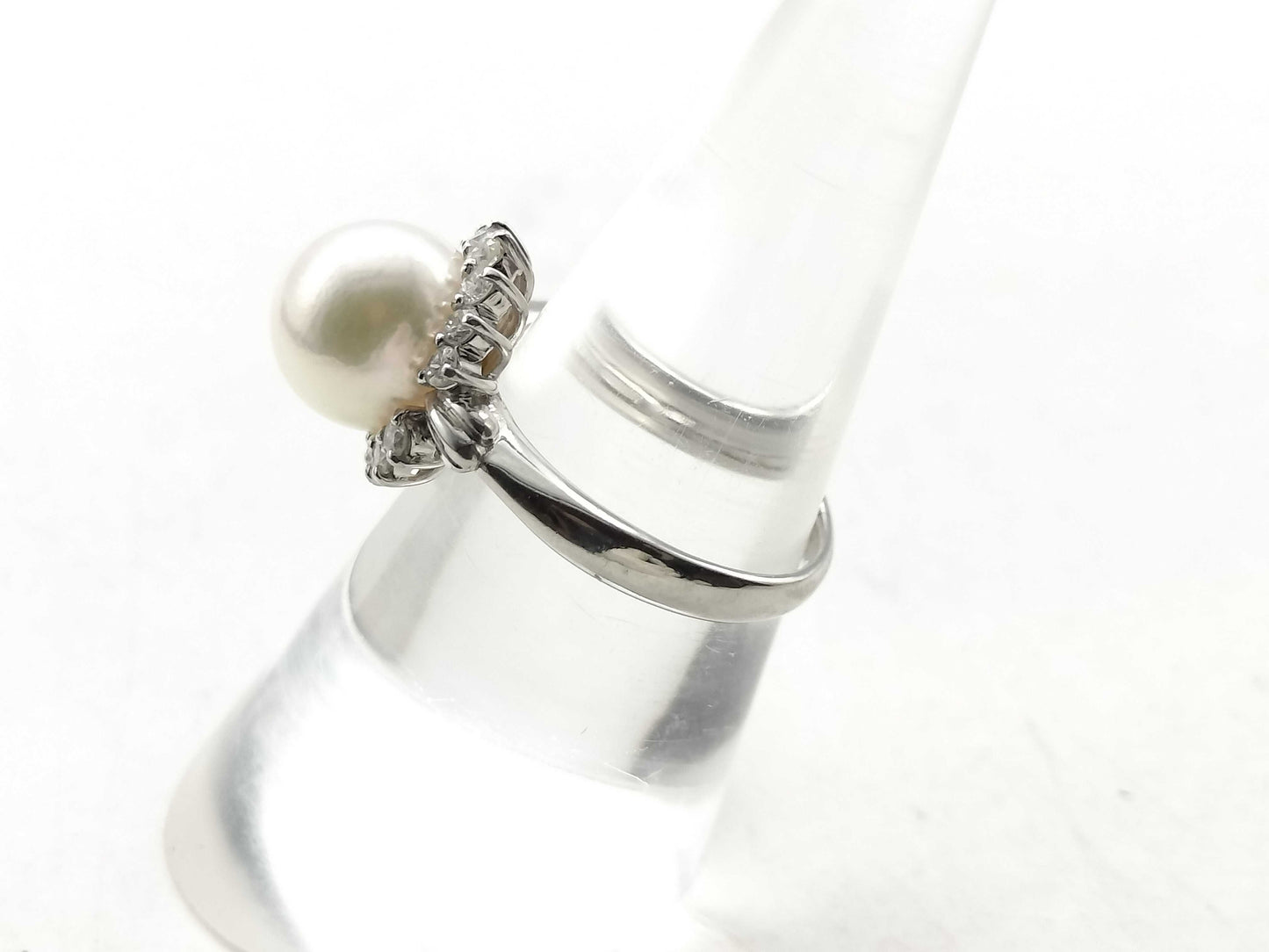 Akoya pearl ring, diameter 9.2mm, 0.33ct, 18K gold, 6.1g