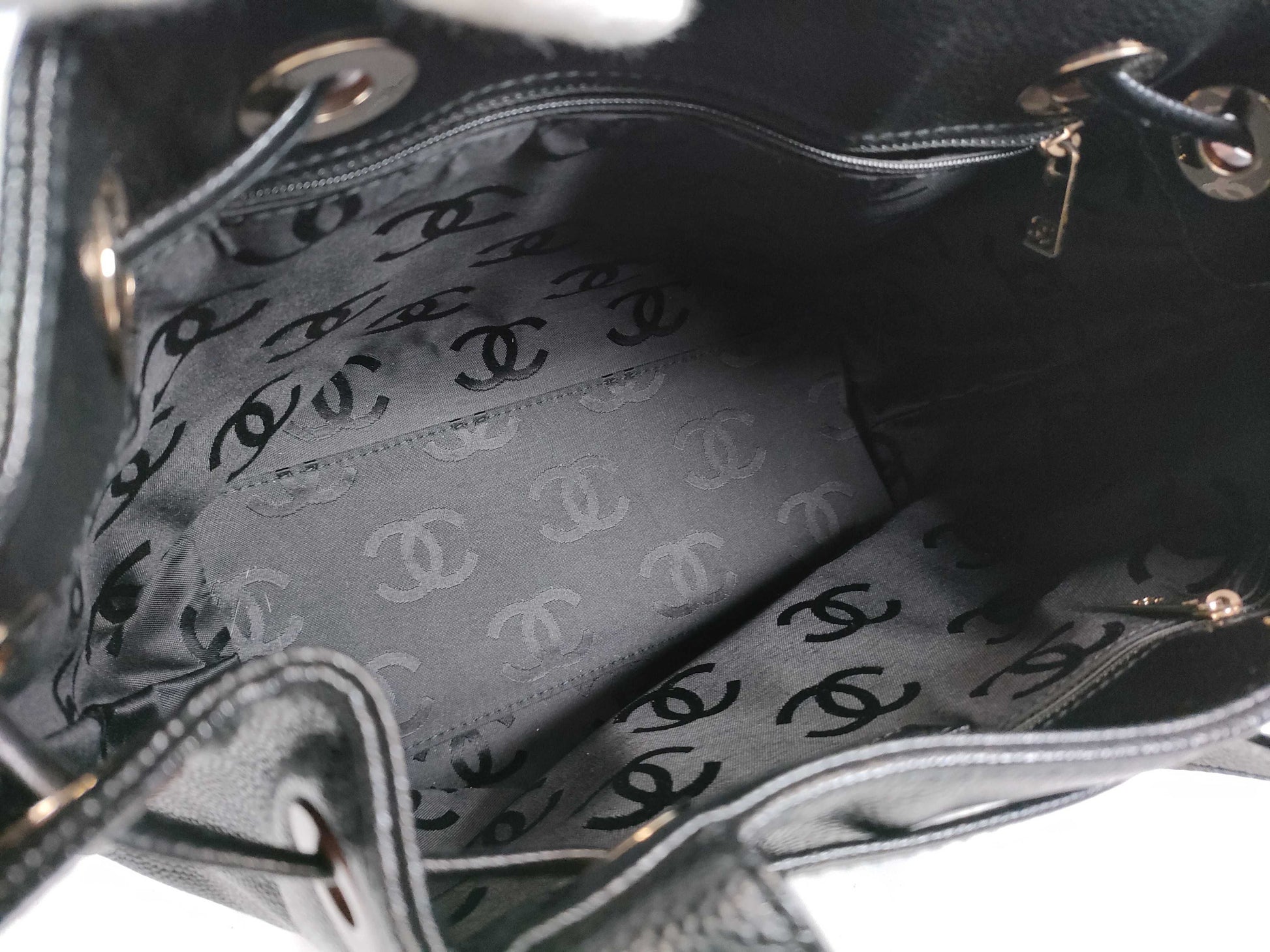 CHANEL Caviar Skin Coco Mark Handbag