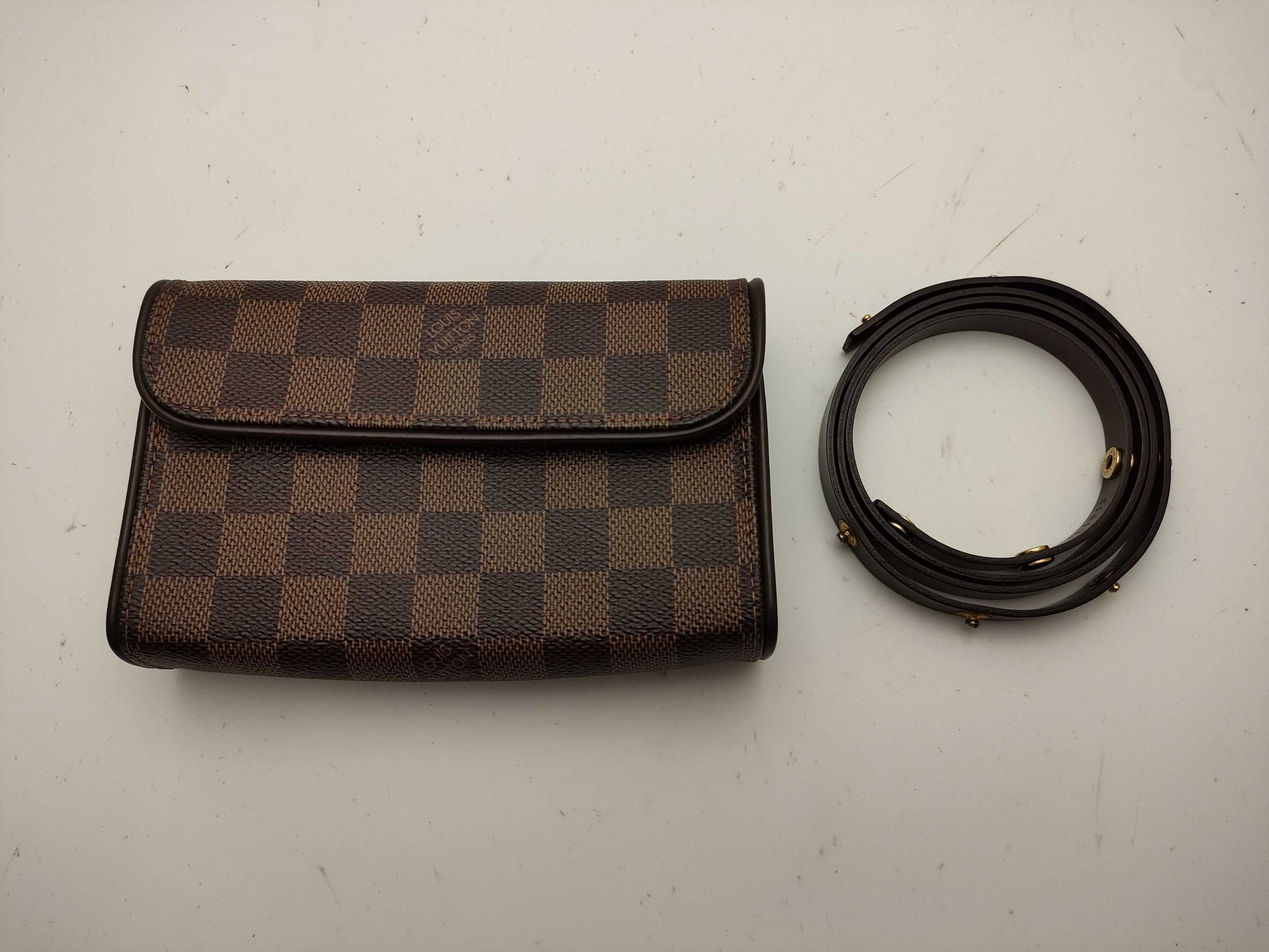 LOUIS VUITTON Damier Pochette Florentine Shoulder Bag