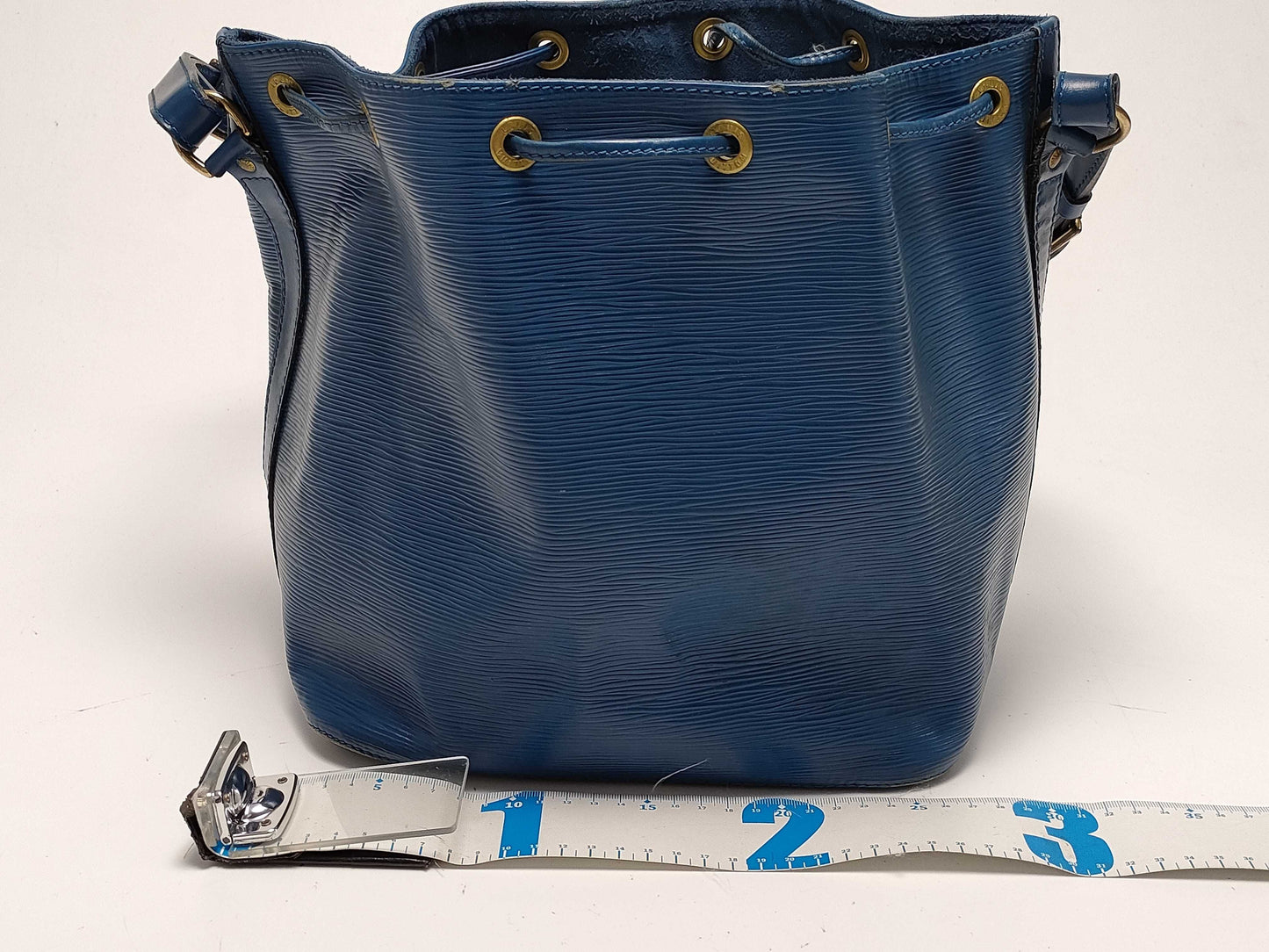 LOUIS VUITTON Epi Petit Noe Shoulder Bag