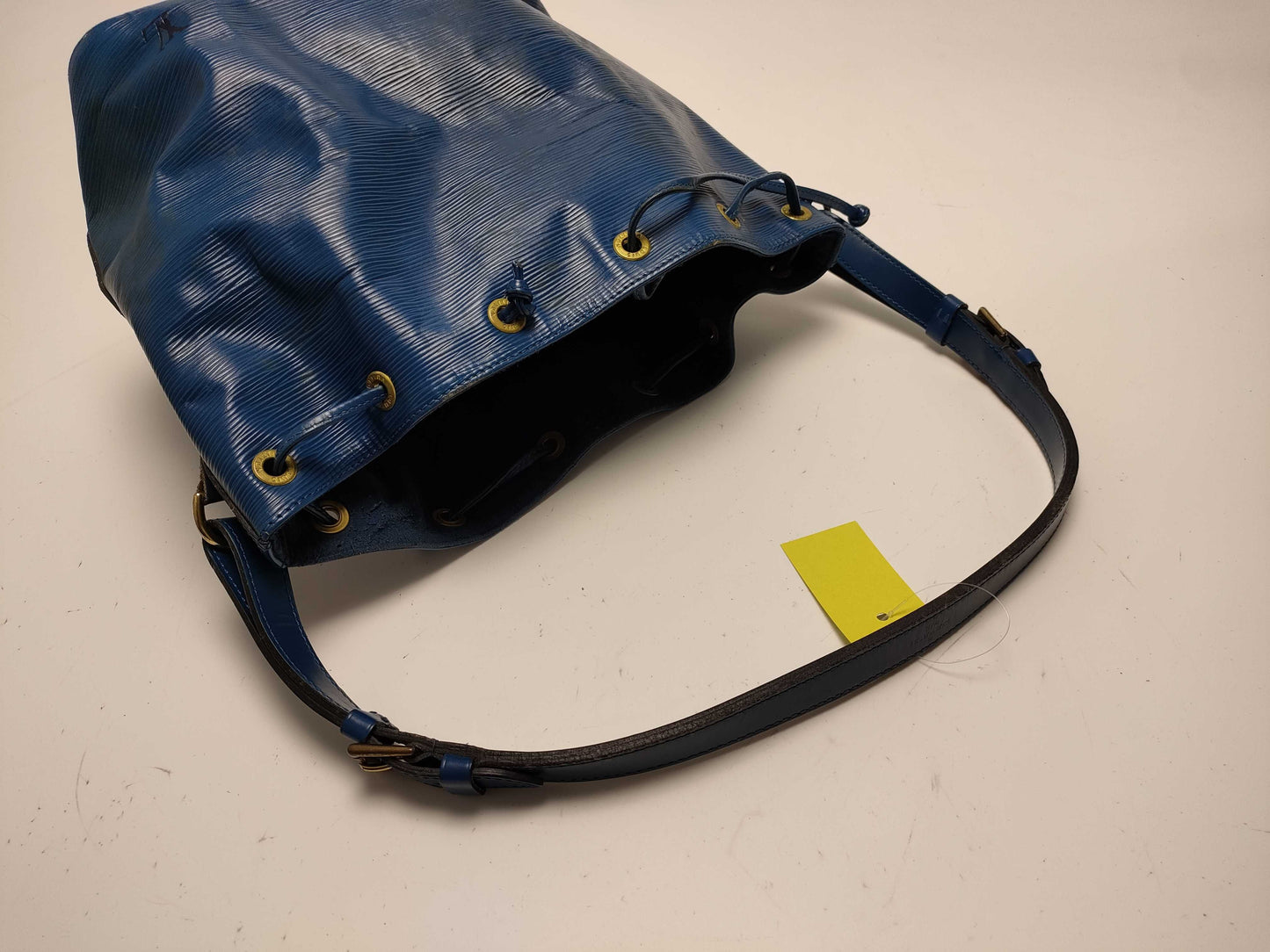 LOUIS VUITTON Epi Petit Noe Shoulder Bag