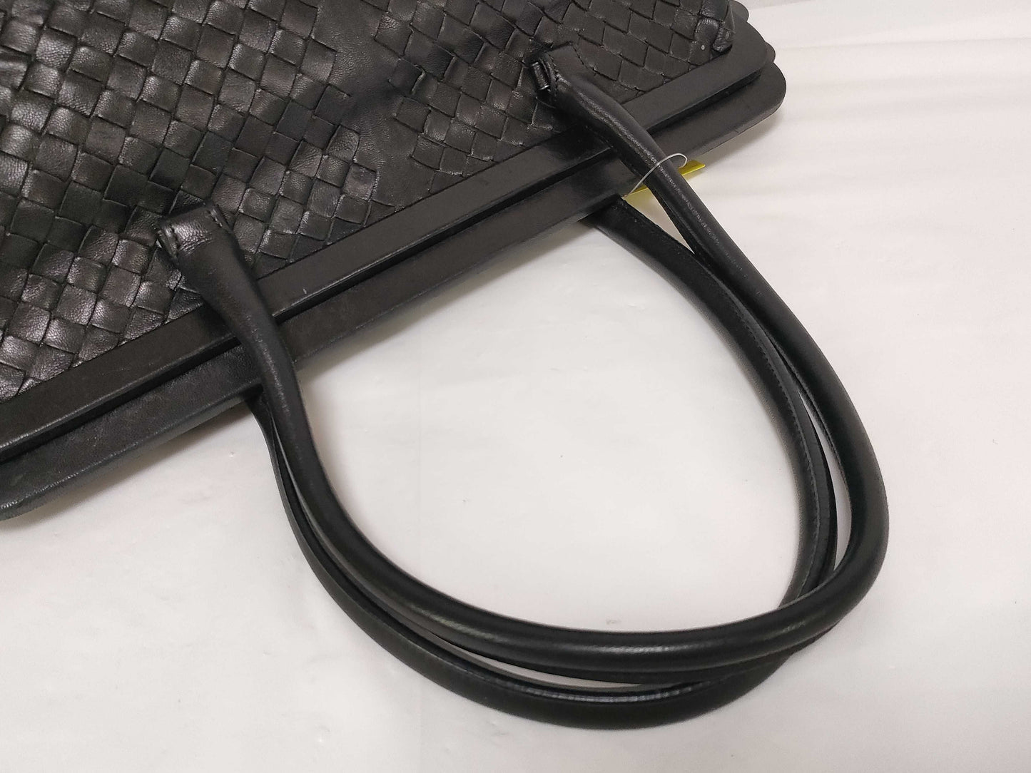 BOTTEGA VENETA Intrecciato Leather/Clasp/Handbag