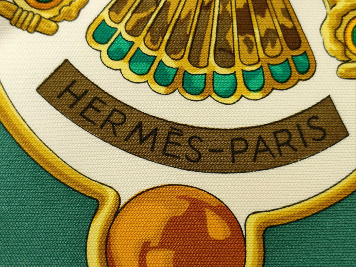 HERMES Carre 90 caty scarf