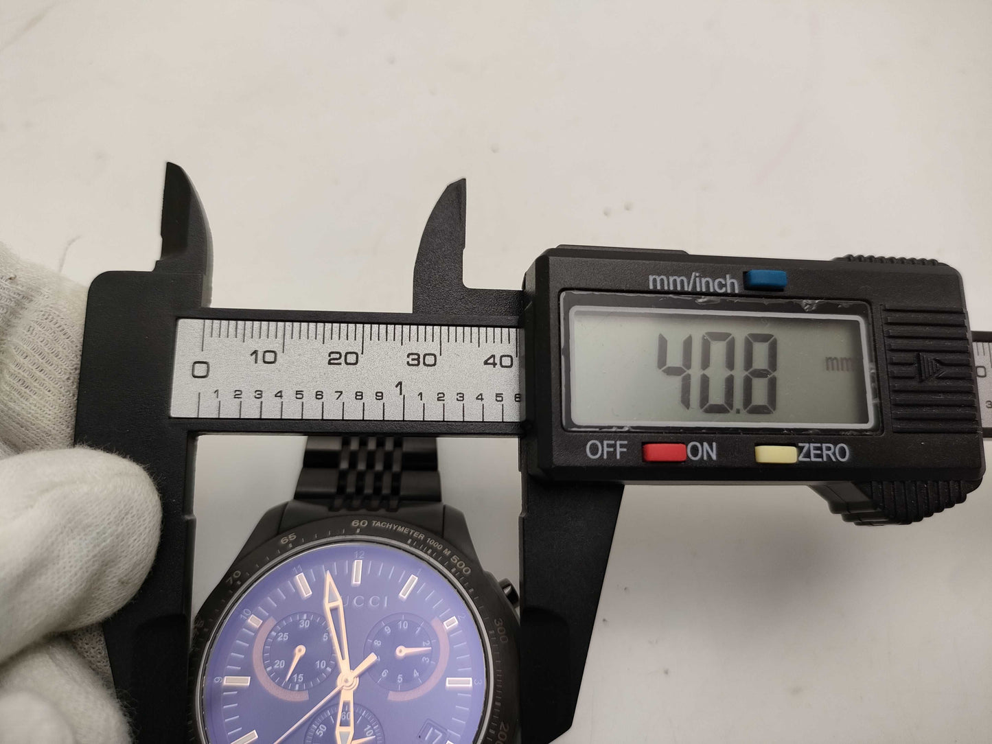 GUCCI G-Timeless 126.2 Men's Watch