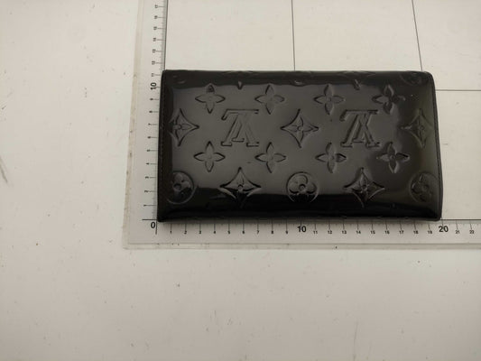 LOUIS VUITTON Vernis Portefeuille Sarah Wallet