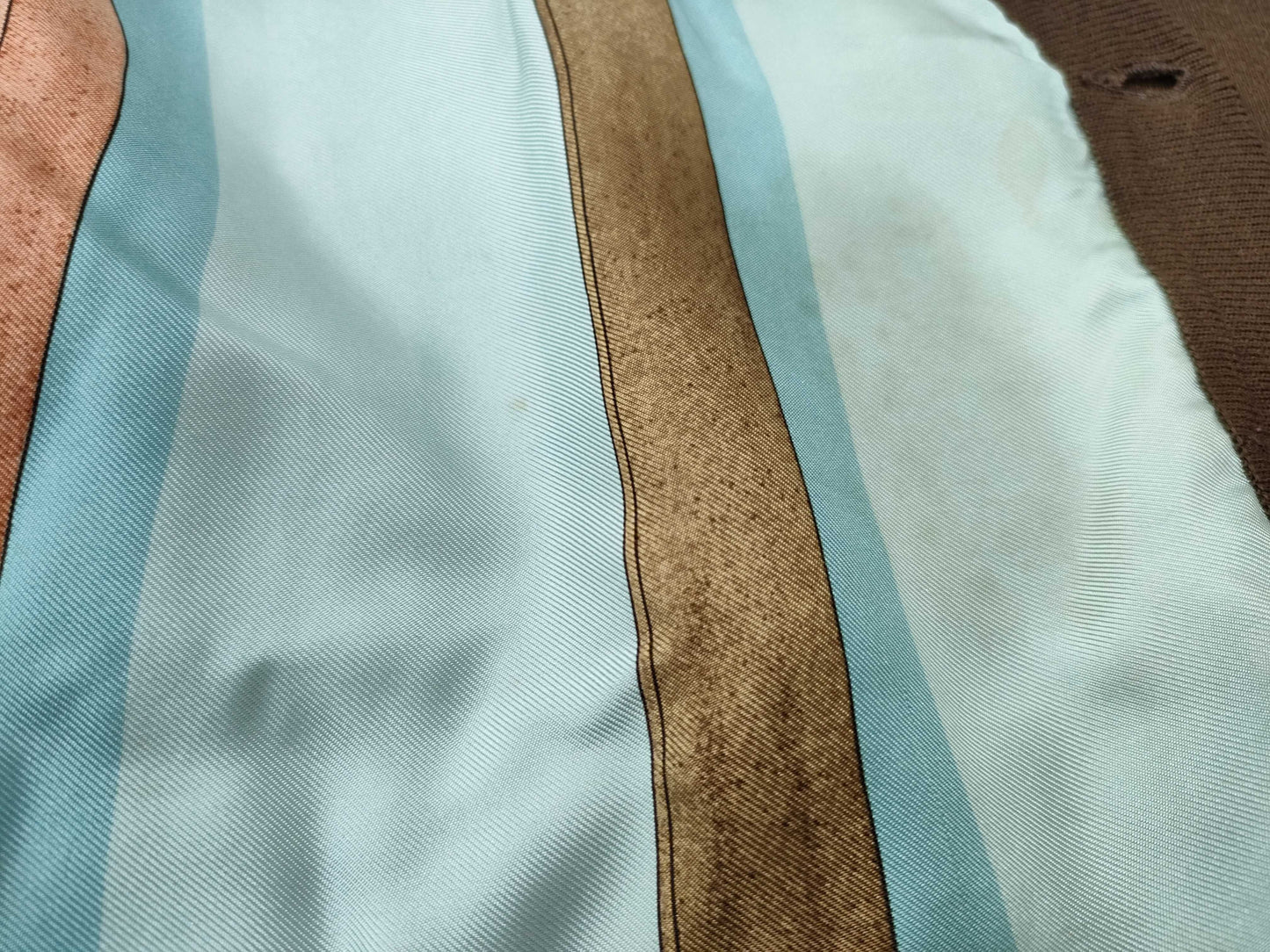 GUCCI Knit Cardigan x Silk with Stain