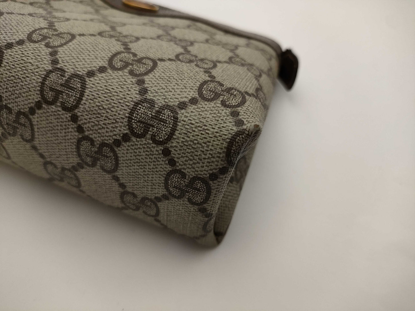 GUCCI Old GG Supreme Pouch Pouch