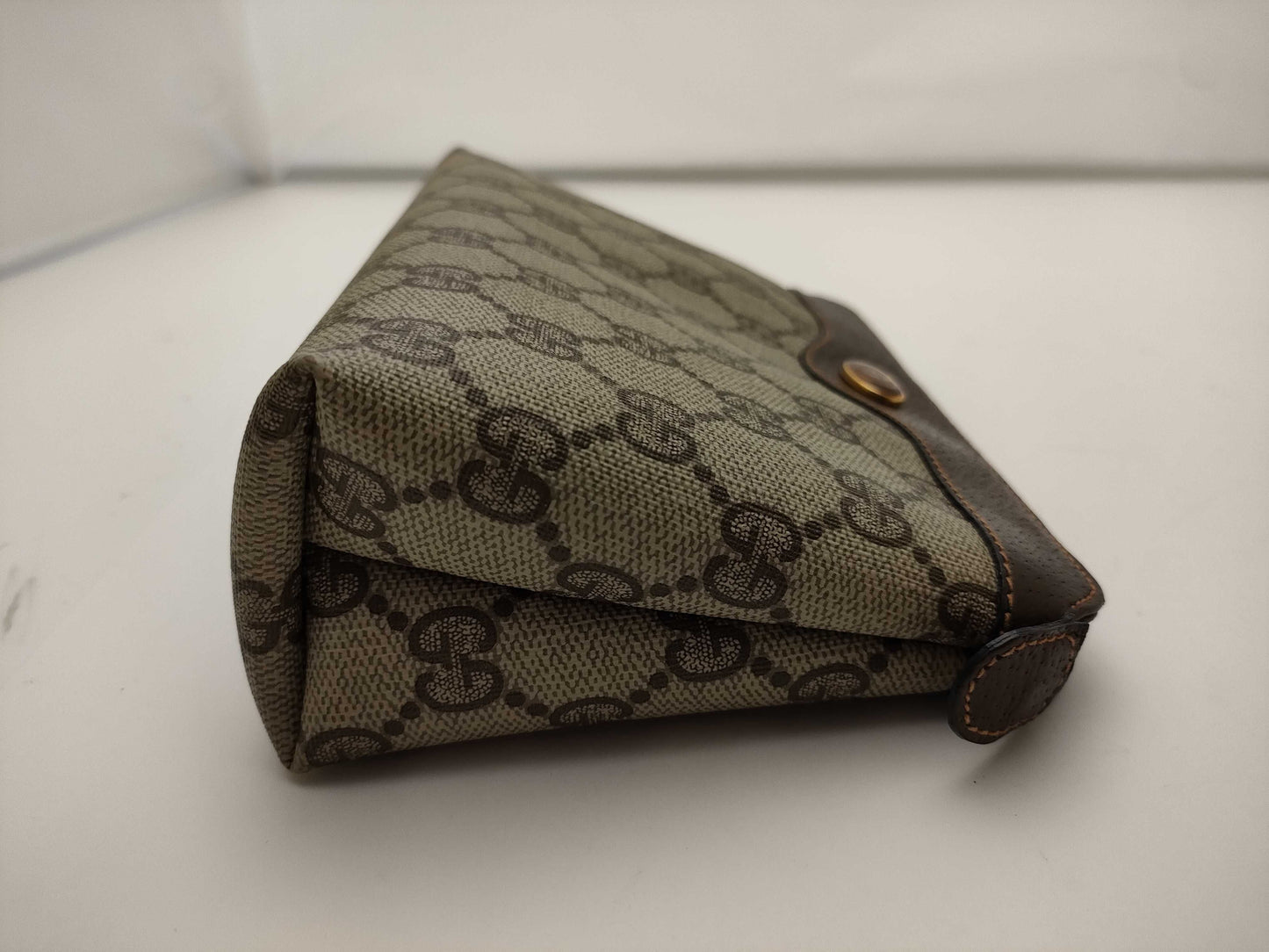 GUCCI Old GG Supreme Pouch Pouch