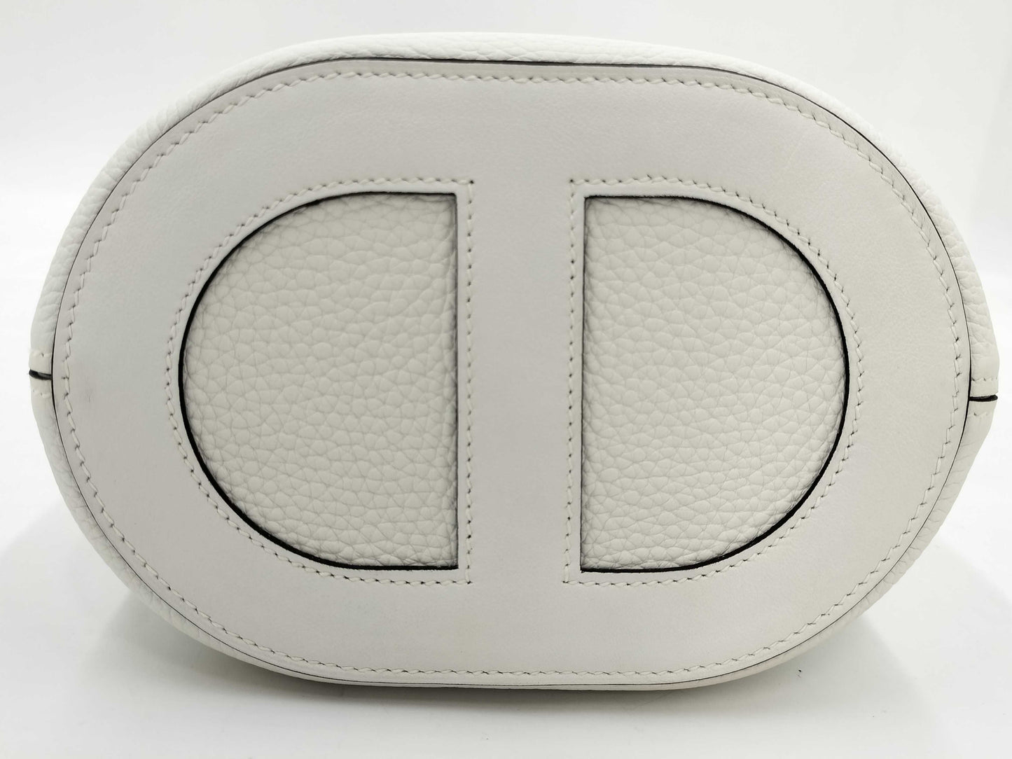 HERMES In the Loop White Handbag with Gold Hardware and B Stamp