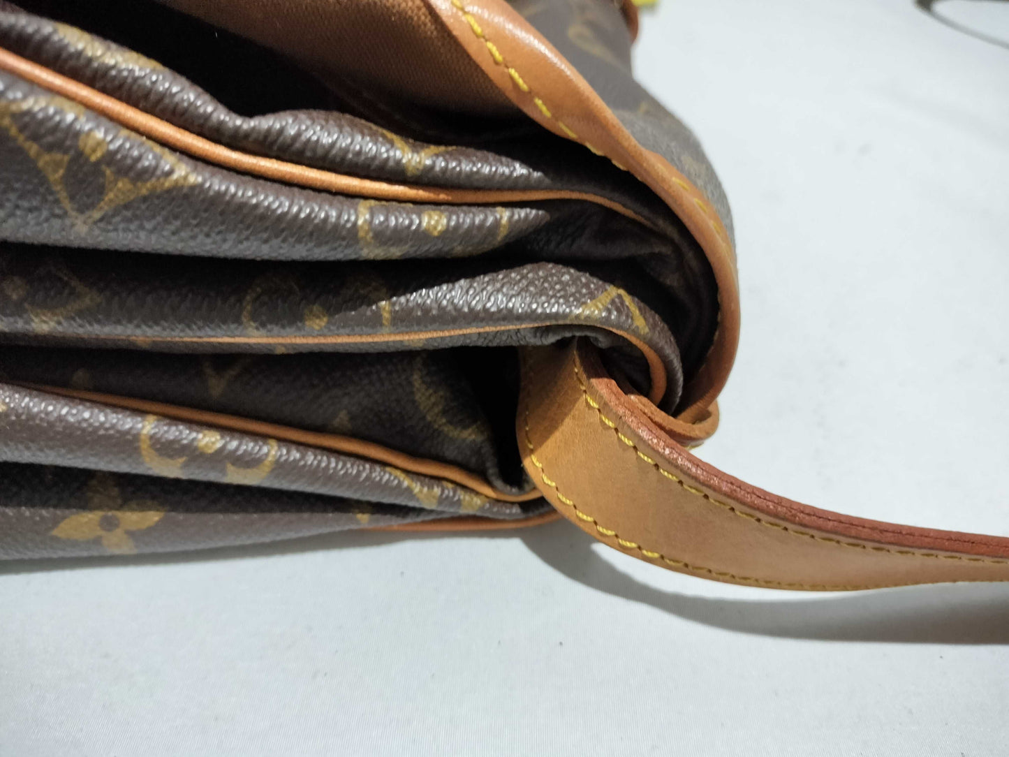 LOUIS VUITTON Monogram M42252 Saumur 35 Shoulder Bag