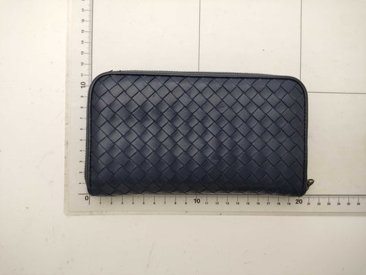 BOTTEGA VENETA Intrecciato Long Wallet with Zipper