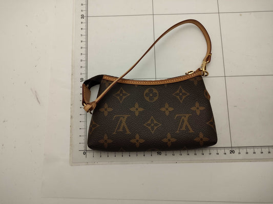 LOUIS VUITTON Monogram Mini Delightful Pouch