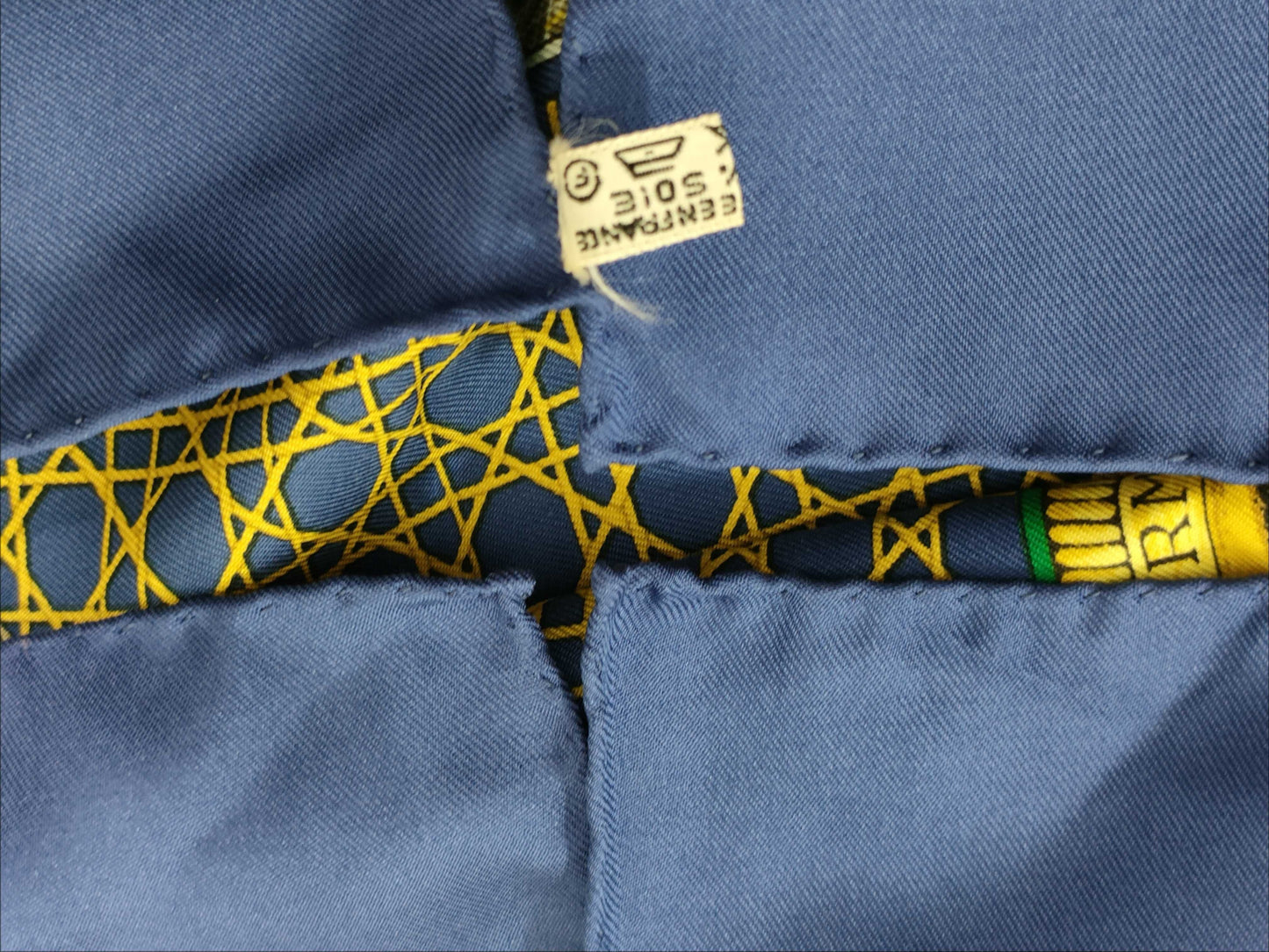 HERMES Carré LES VOITURES A TRANSFORMATION Scarf