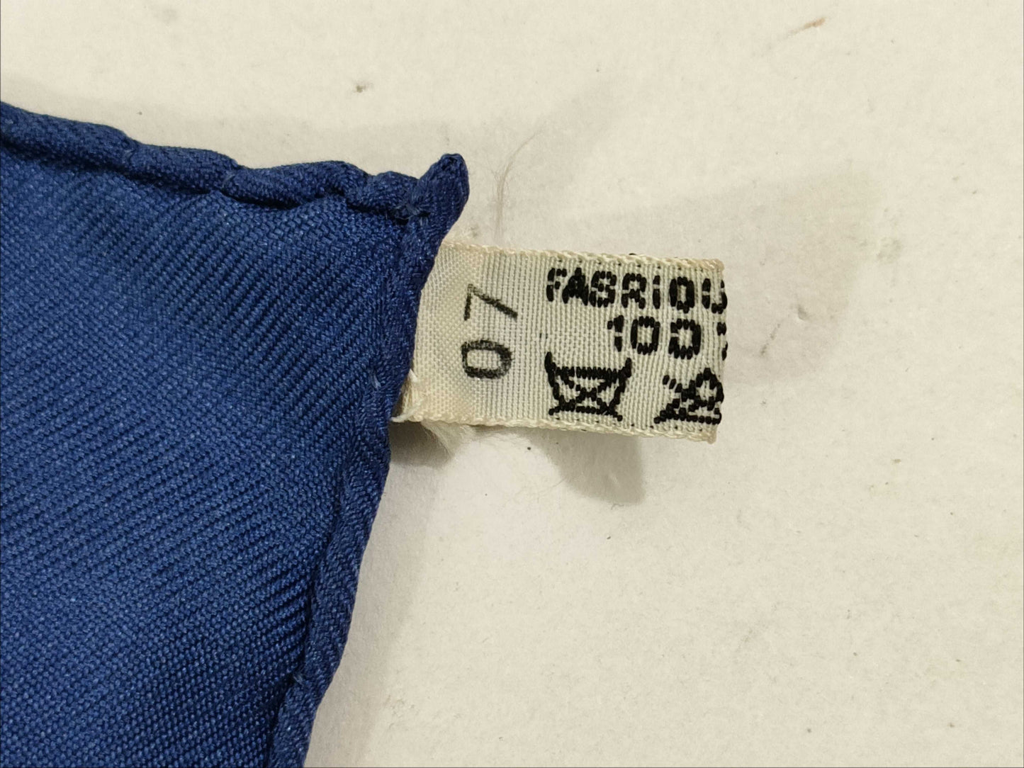 HERMES Carré LES VOITURES A TRANSFORMATION Scarf
