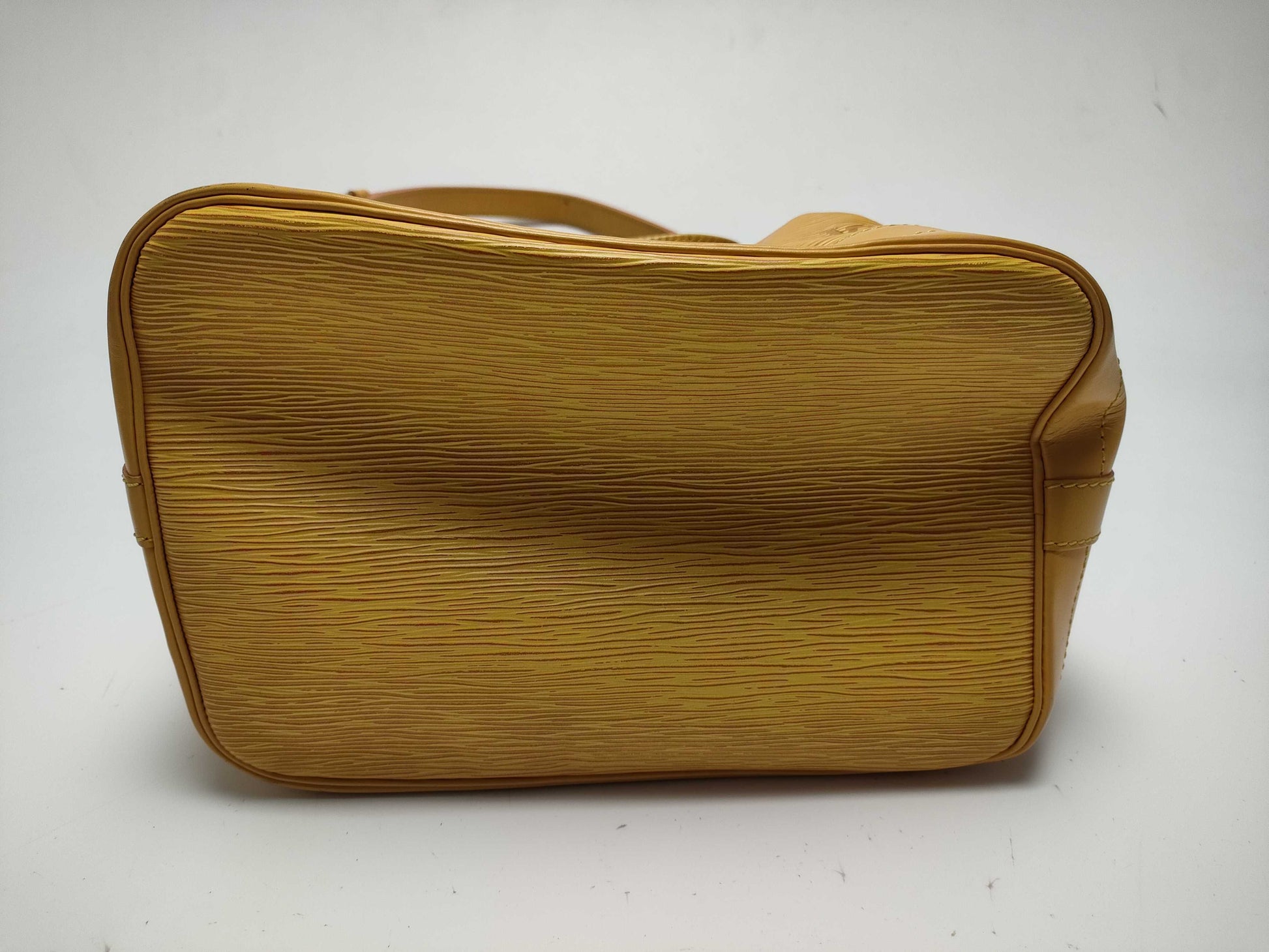 LOUIS VUITTON Epi Noe Shoulder Bag