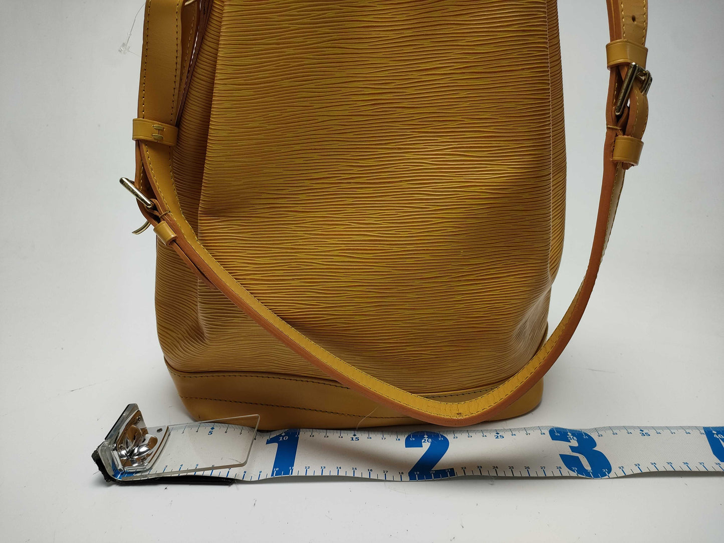 LOUIS VUITTON Epi Noe Shoulder Bag