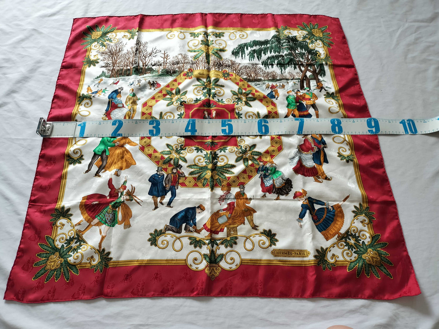 HERMES Carre Carre 90 Winter Pleasure *No tag scarf