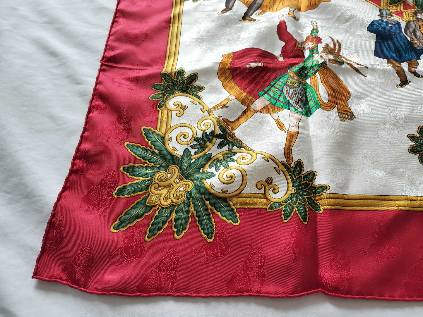 HERMES Carre Carre 90 Winter Pleasure *No tag scarf