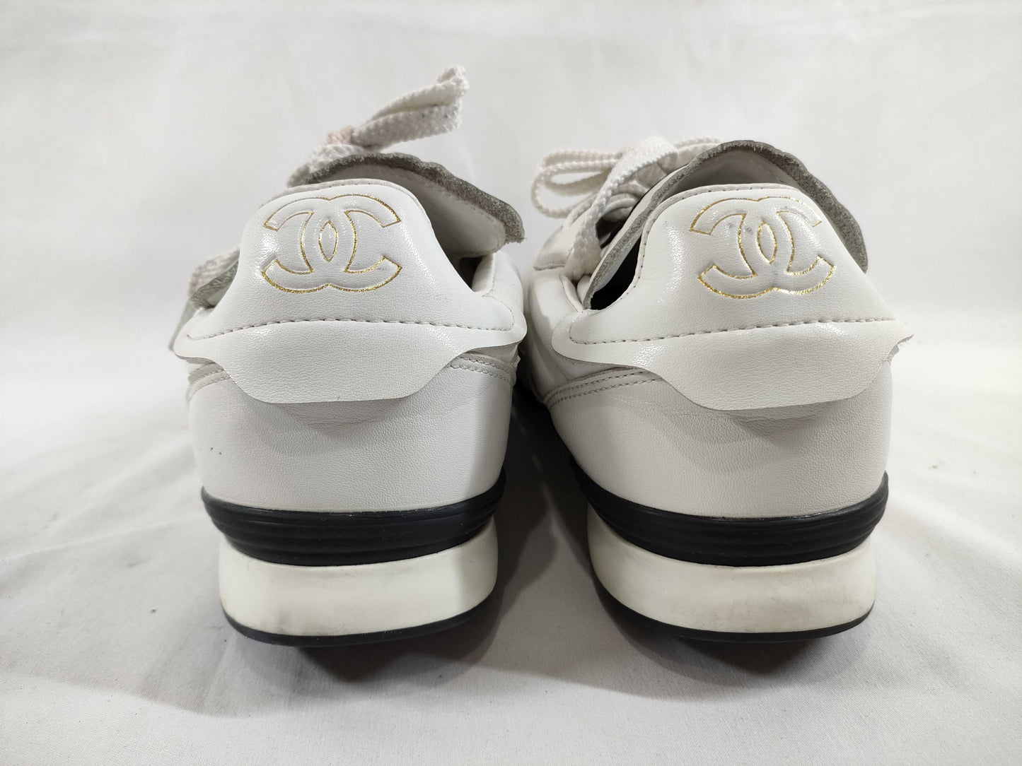 CHANEL Matelasse Matelasse Coco Sneakers