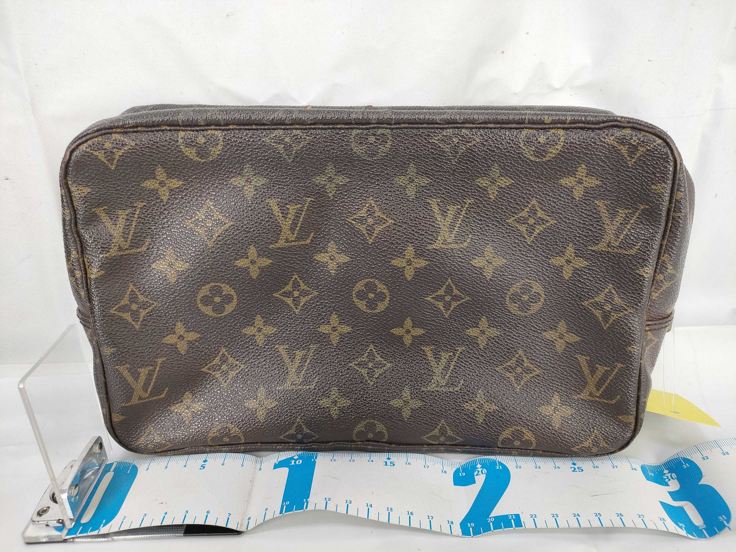 LOUIS VUITTON Monogram M47522 True Toilet 28 Pouch