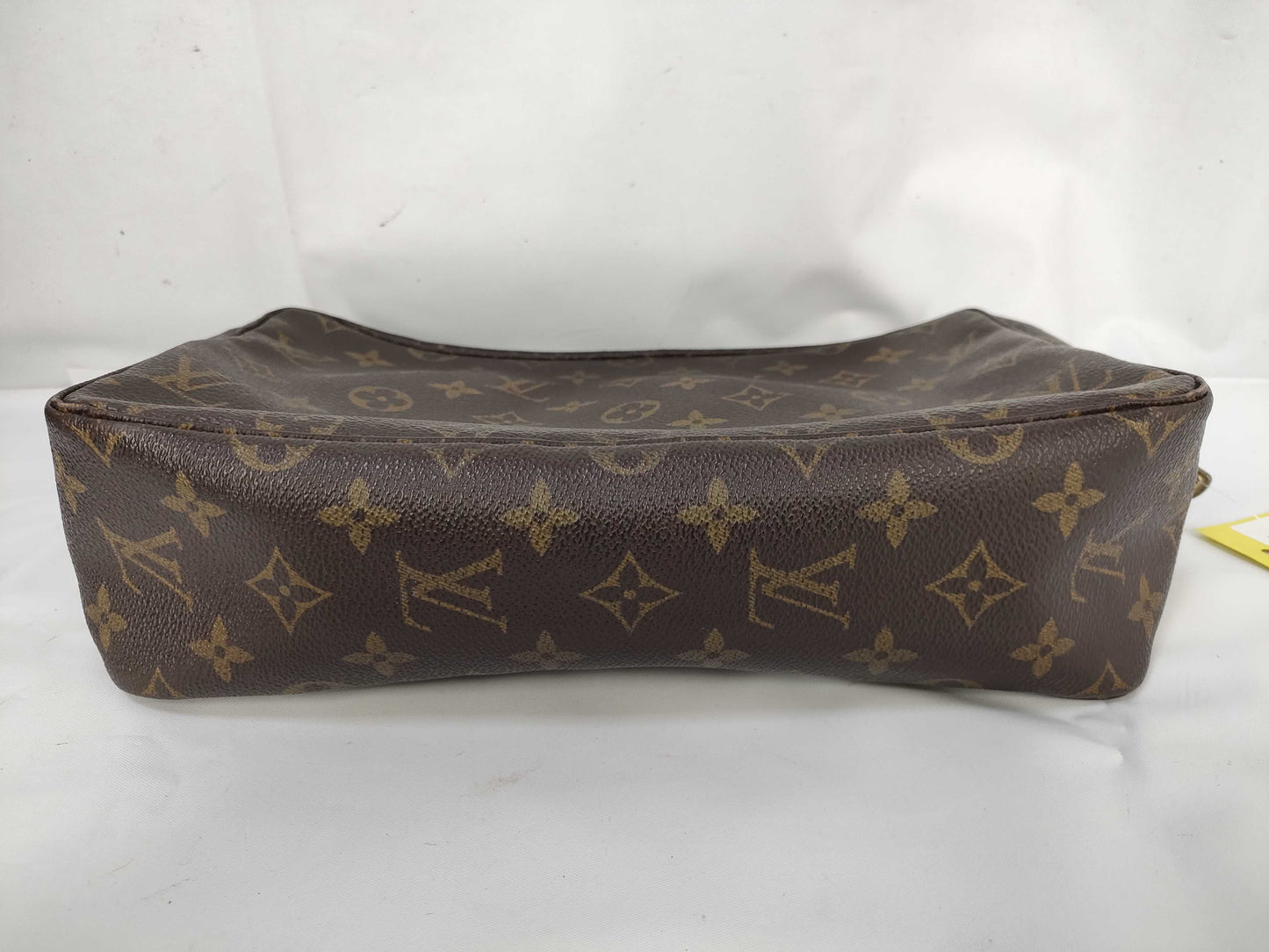 LOUIS VUITTON Monogram M47522 True Toilet 28 Pouch