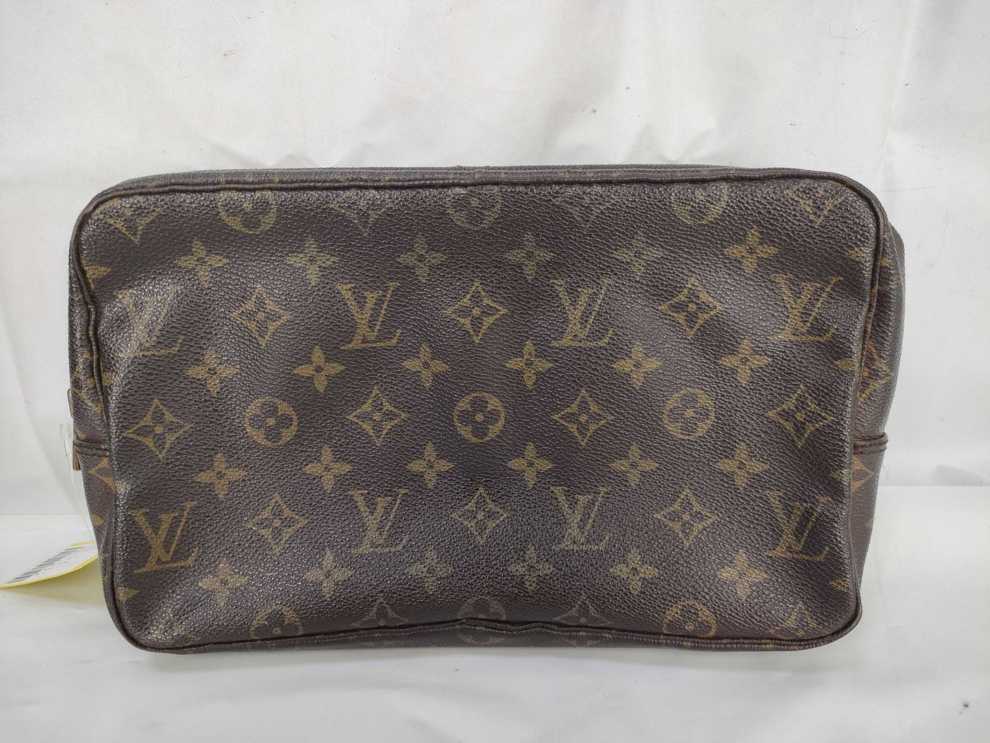 LOUIS VUITTON Monogram M47522 True Toilet 28 Pouch