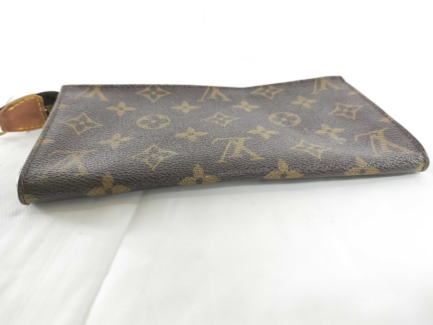 LOUIS VUITTON Monogram Bucket Pouch