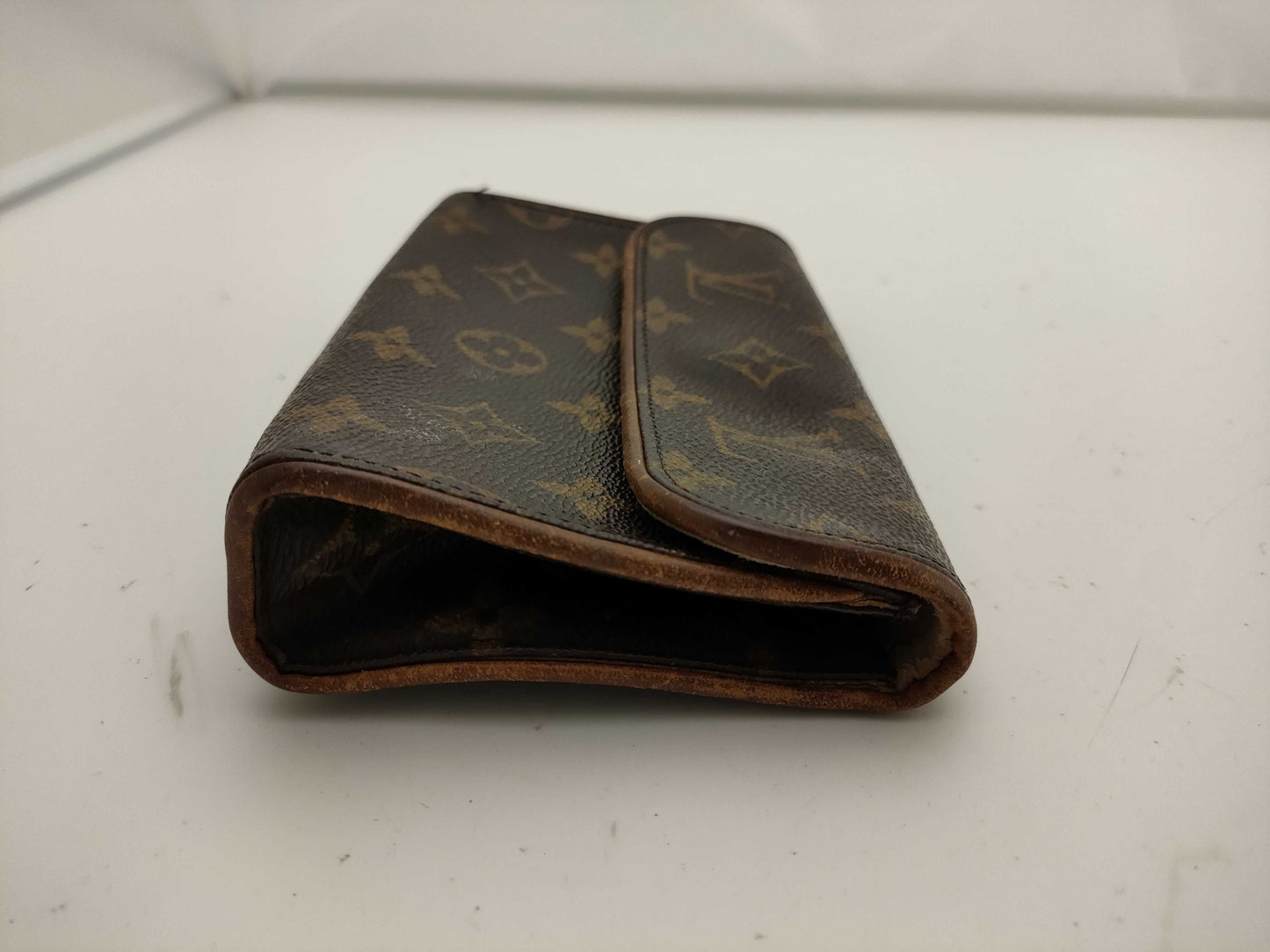 LOUIS VUITTON Monogram Pochette Florentine Pouch