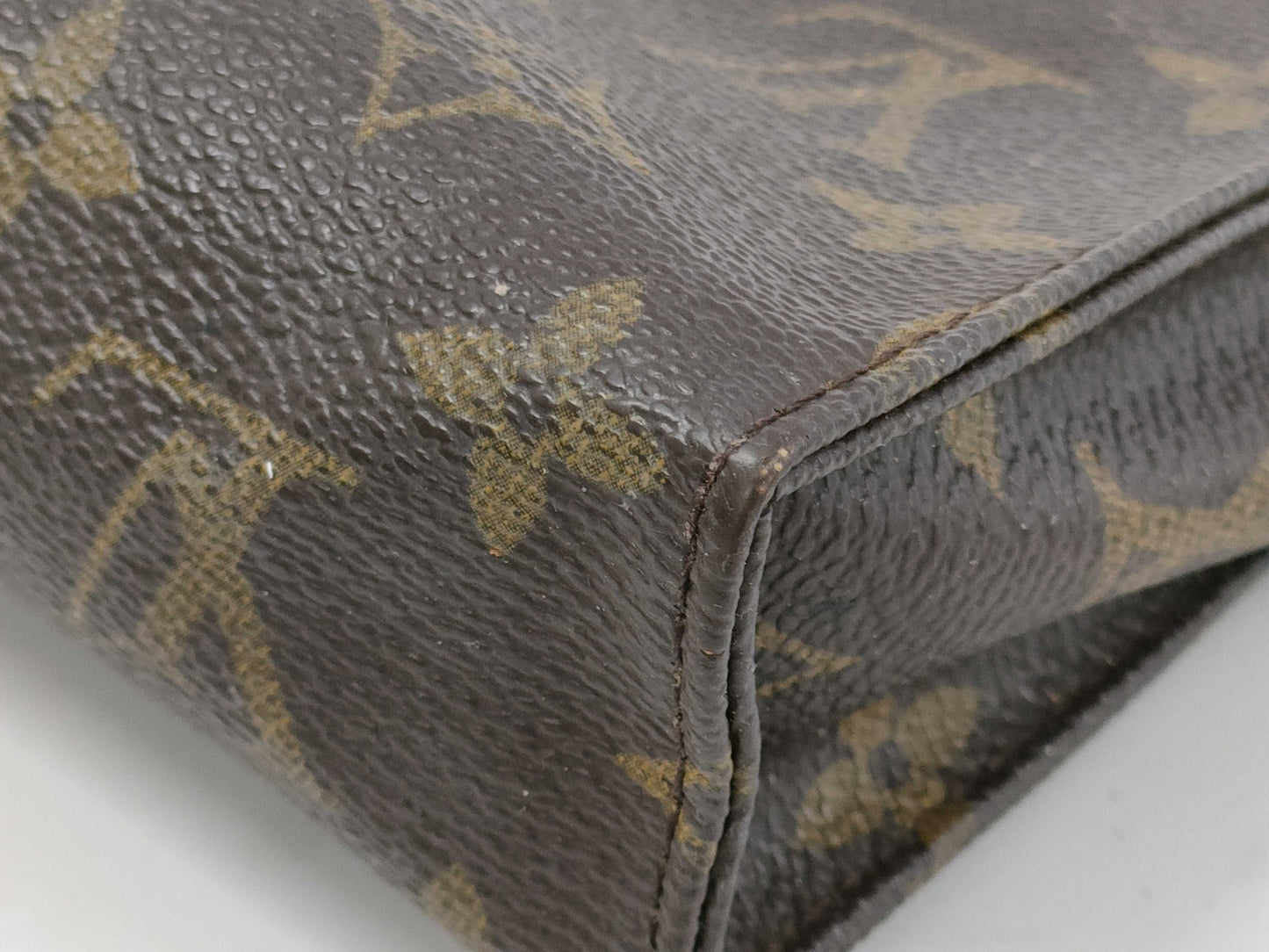 LOUIS VUITTON Monogram Poche Toilette 15 Pouch