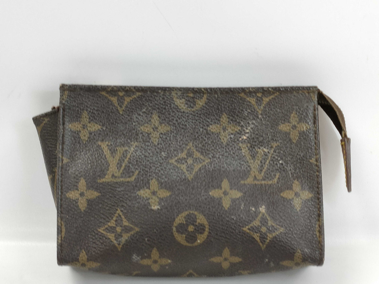 LOUIS VUITTON Monogram Poche Toilette 15 Pouch