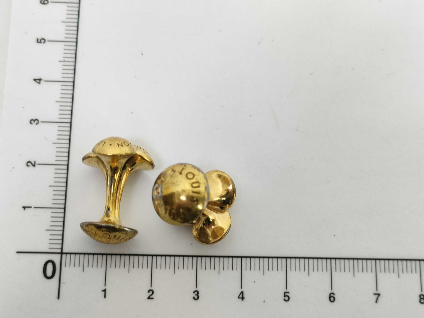 LOUIS VUITTON Cufflinks with Case Tie Pin/Cufflinks