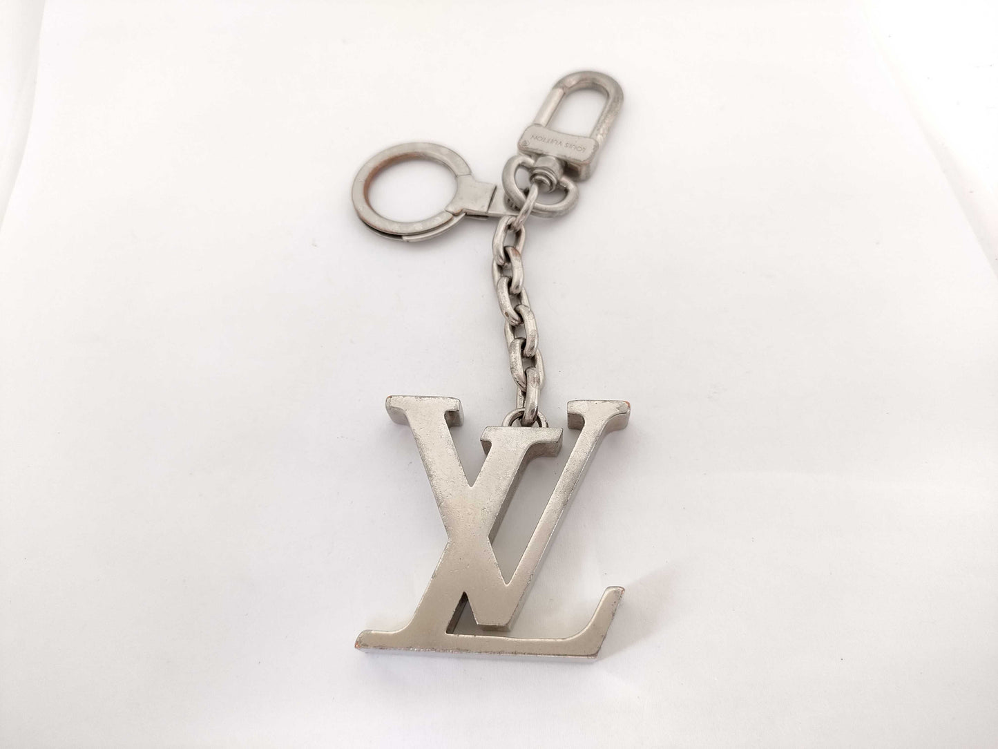 LOUIS VUITTON M65071 Porte-Clés Initial LV Key Case/Keychain