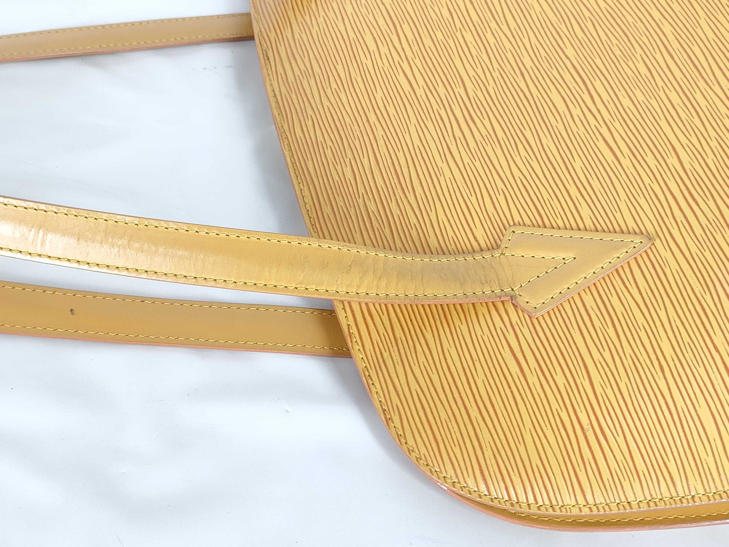 LOUIS VUITTON Epi Lussack Epi Handbag