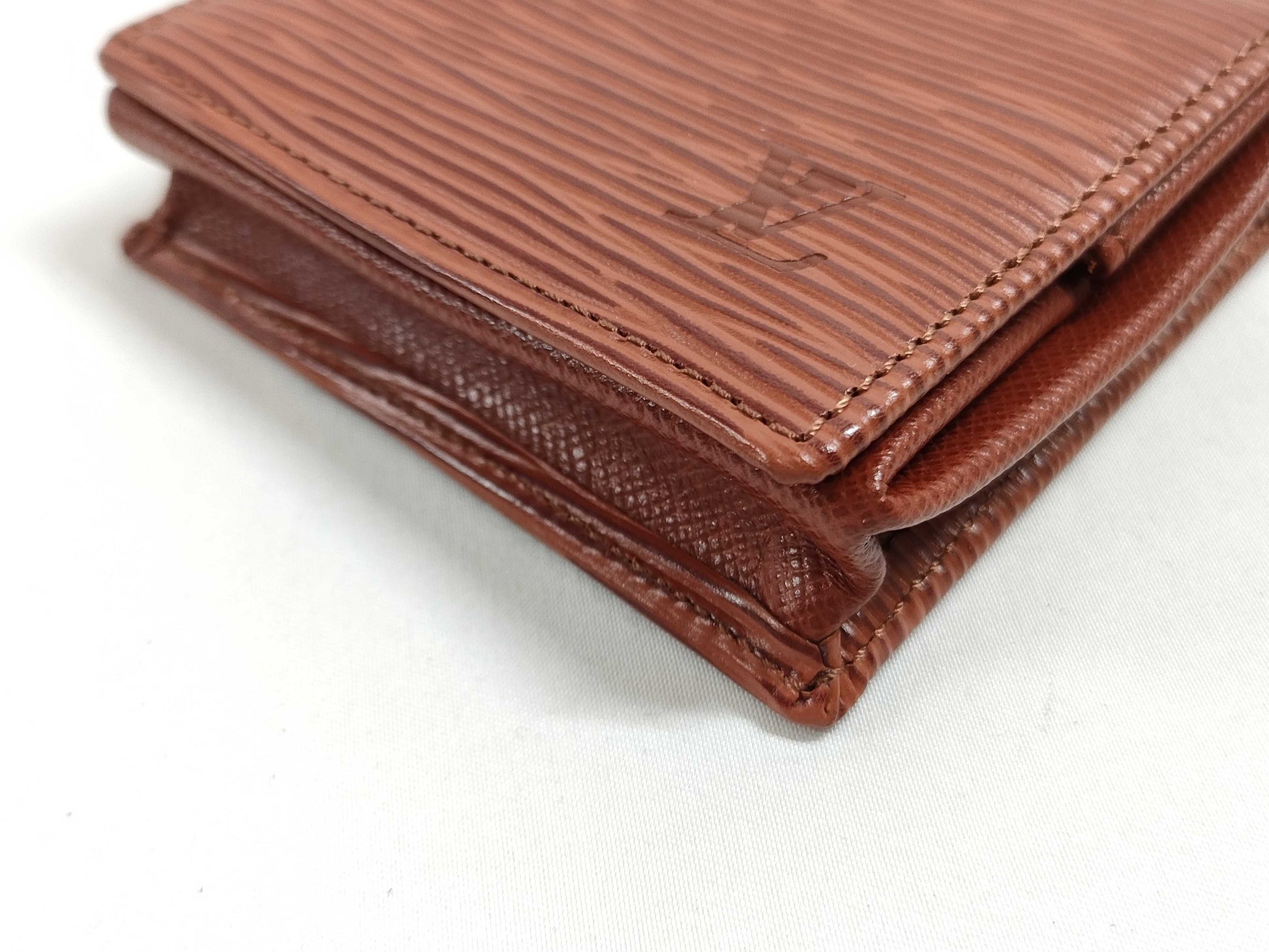 LOUIS VUITTON Epi M63693 Porte Monnaie Boite Wallet