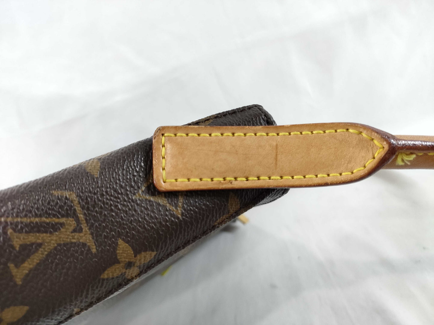 LOUIS VUITTON Monogram M51146 Looping Handbag