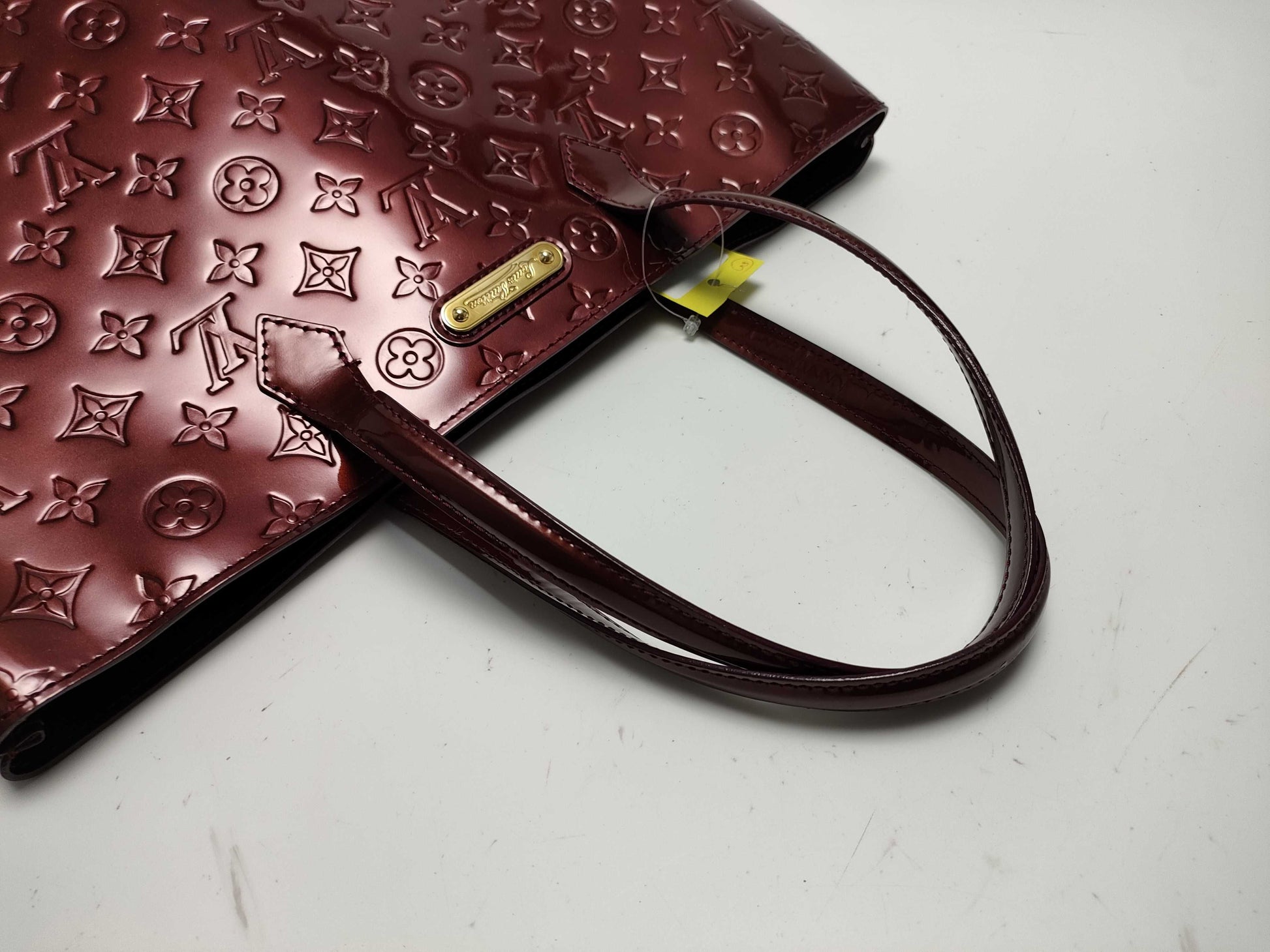 LOUIS VUITTON Vernis Wilshire MM Tote Bag