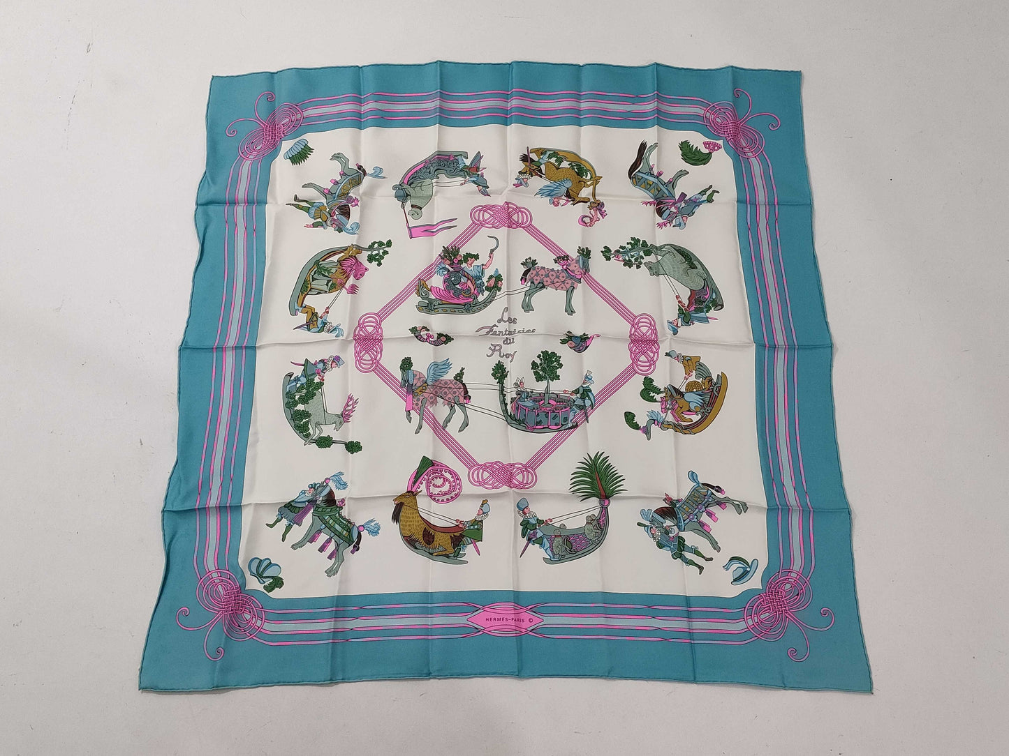 HERMES Carré Les Fantaisies du Roy Scarf