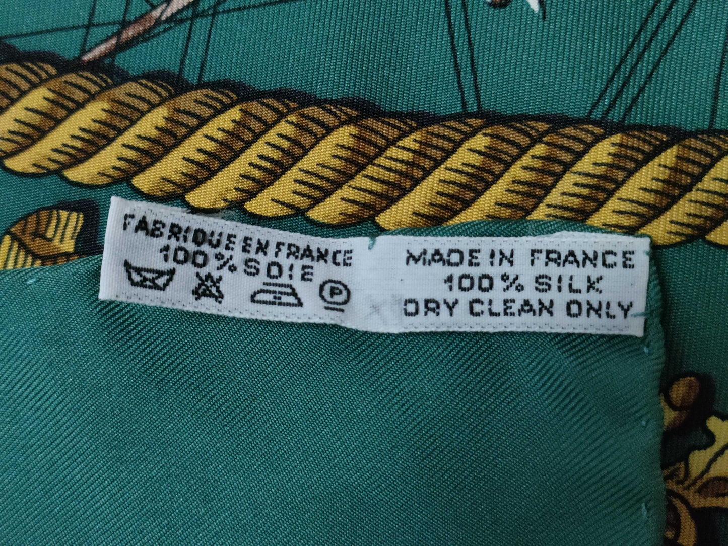 HERMES Carré 90 Marine et Cavalerie Scarf